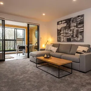 Apartment Penthouse With Park View, Christchurch
