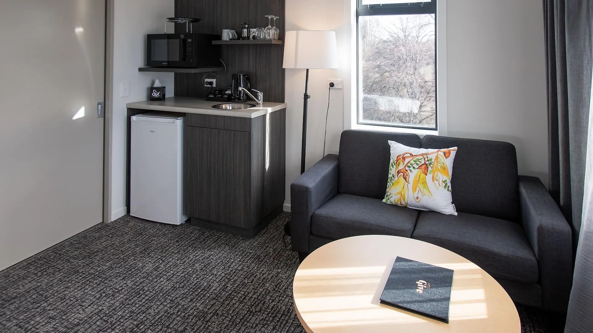Hotel Give Christchurch 2*,