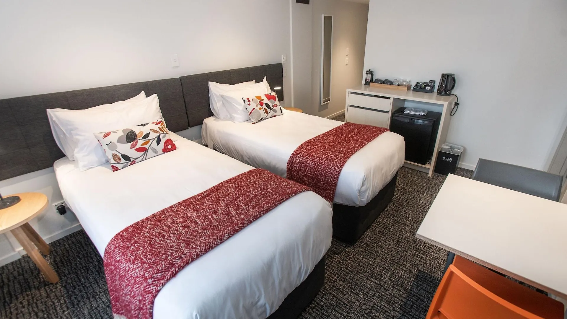 **  Hotel Give Christchurch New Zealand