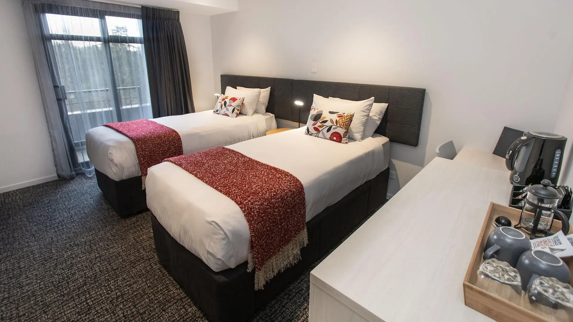 Hotel Give Christchurch 2*,