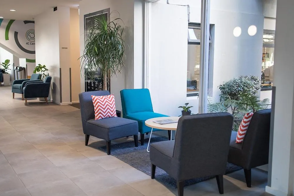Hotel Give Christchurch 2*,